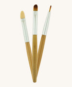 The Natural Earth Paint Eco Make-Up Brush Set consists of one sponge-tipped applicator, one fine-tipped applicator and one brush applicator.
Perfect for applying our face paints range of eco face paints or crafting. 