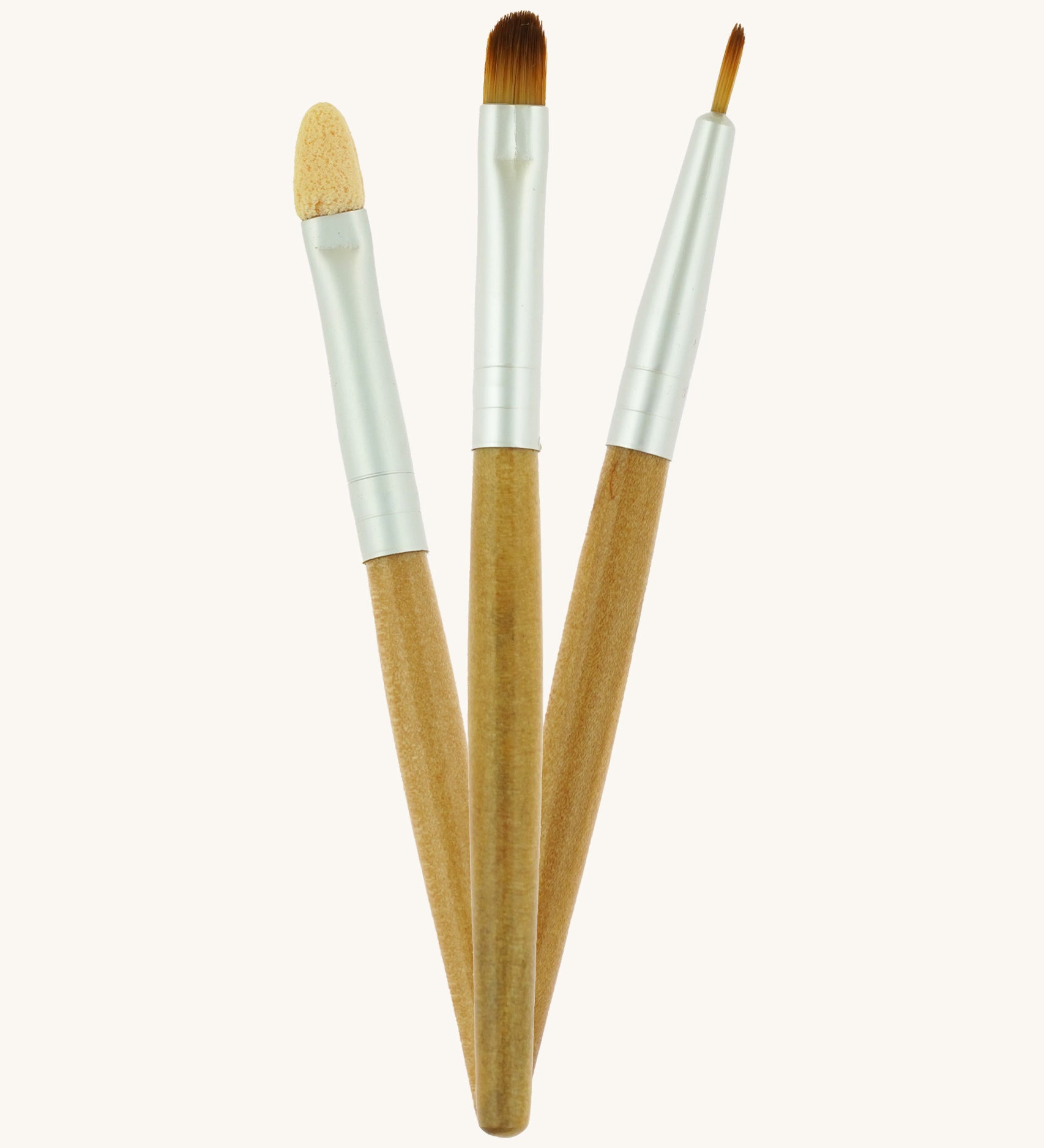 The Natural Earth Paint Eco Make-Up Brush Set consists of one sponge-tipped applicator, one fine-tipped applicator and one brush applicator.
Perfect for applying our face paints range of eco face paints or crafting. 