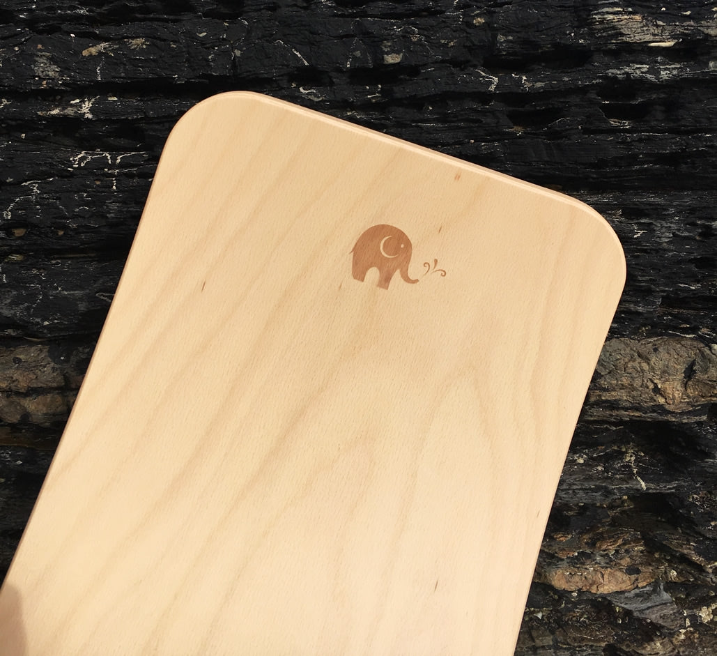Laser etched Babipur elephant logo on the beech wood Babipur edition Wobbel balance board.