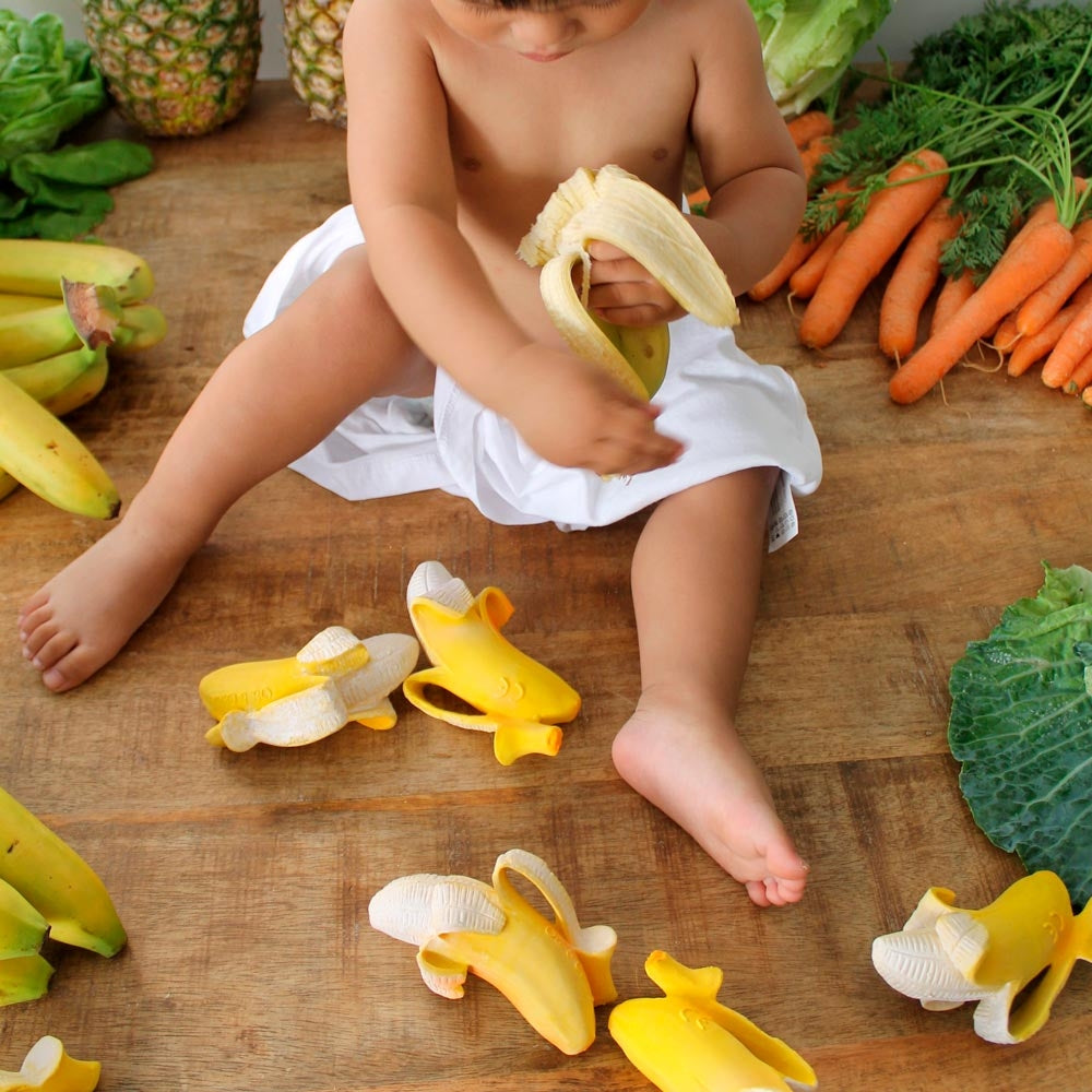 Boîte à Sucette Oli & Carol Ana Banana - Caoutchouc Naturel, Mousseline Coton, Design Anti-moisissure, Cadeau Bébé étui Tétine Hygiénique Boîte à Sucette Oli & Carol Ana Banana - Caoutchouc Naturel, Mousseline Coton, Design Anti-moisissure, Cadeau Bébé étui Tétine Hygiénique