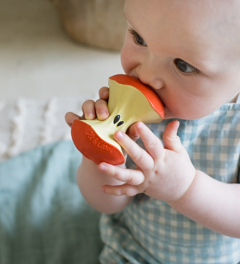 Oli & Carol Pepa the Apple natural rubber teether