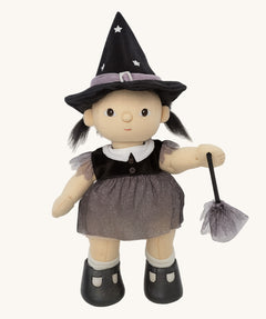 Olli Ella Wendy Witch dream Dinkum doll. A dinkum doll with a black dress, witches hat, black shoes and a magnetic broom accessory. This doll is part of Olli Ella's Halloween collection available here at Babipur.