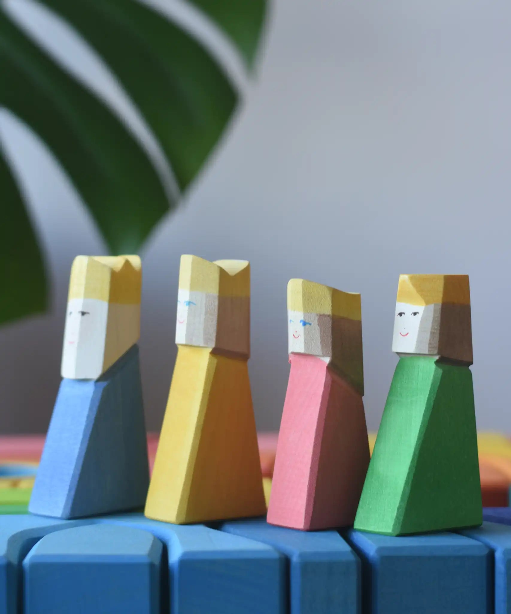 Four king wooden figures from the Ostheimer Rainbow Castle Block set.