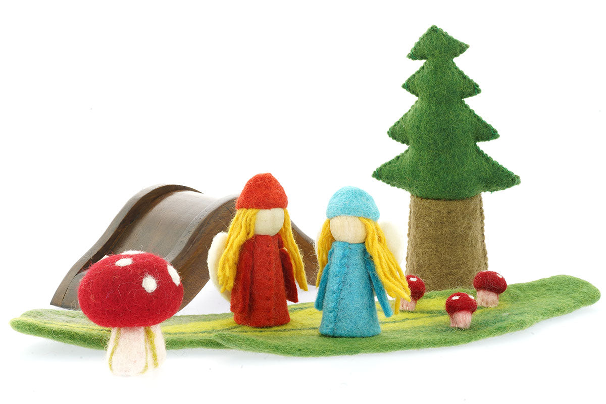 Papoose Toys - Betsy Lays an Egg - Book and Felt Chicken and Egg main image 0