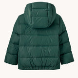 The back of the Patagonia little kids hi-loft down sweater hoody jacket in cascade green available at Babipur. A warm down hooded jacket in dark green. Feeatures a full length zip fastener and side zip pockets.