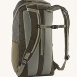Patagonia 25L black hole backpack in a basin green colour  back detial