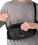Patagonia terravia hip bag zip detail