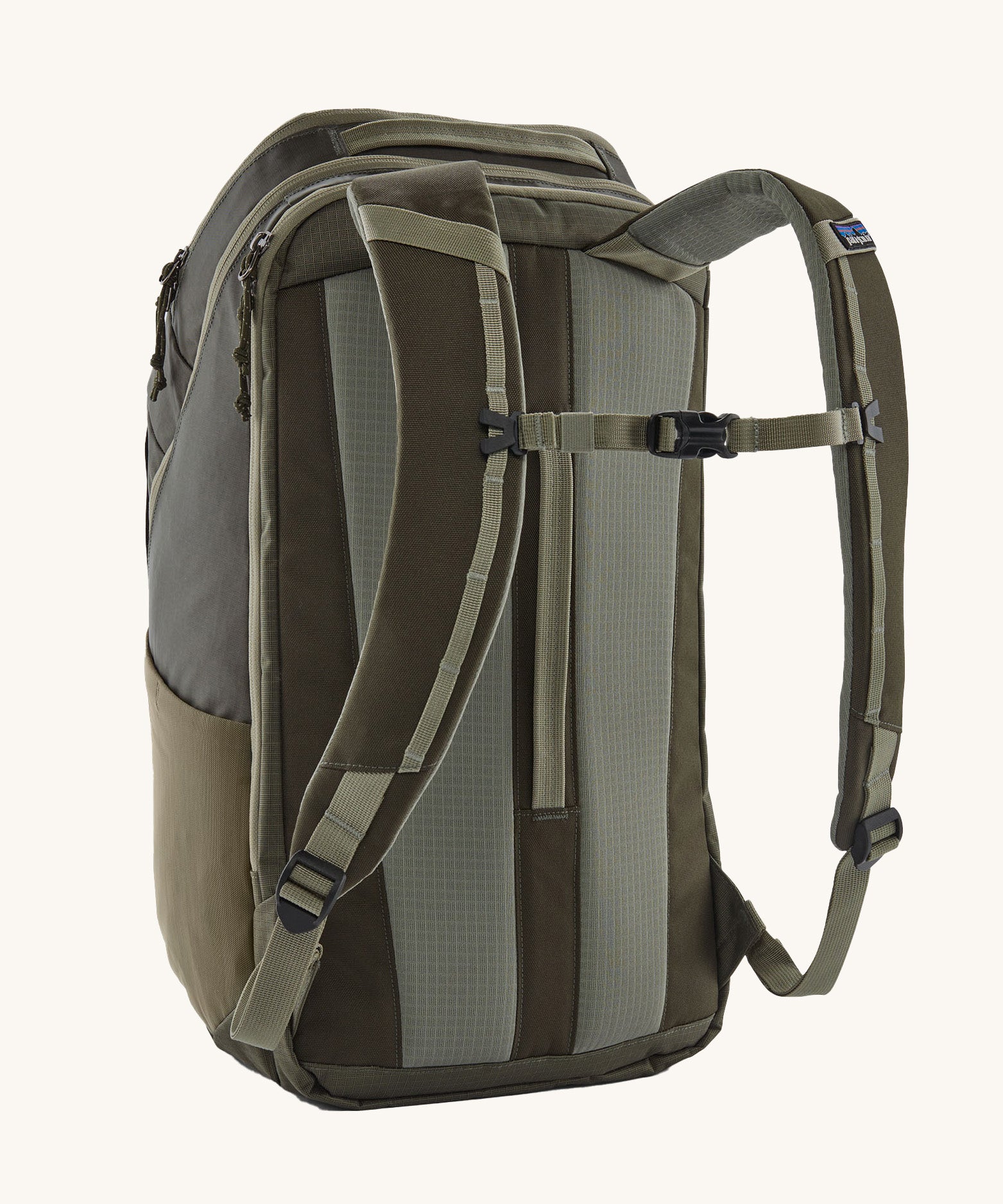 Patagonia 32L black hole backpack back detail