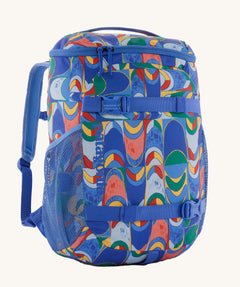The Patagonia Kids Refugito Day Pack 18L in a Swallowtail Geo / Eddy Blue design on a plain background. 