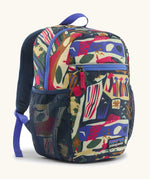 Patagonia 15 litres kids refugito day pack backpack in a let's chat pattern with new navy colour. Zipped main compartment with zipped front pocket and two mesh side pocket bottle holders on the sides. 