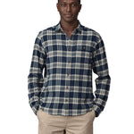 Patagonia men's lightweight flannel shirt in a new navy colour way front detail