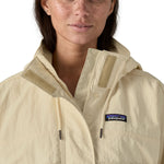 Patagonia women's skysail jacket in a natural colour zip detail