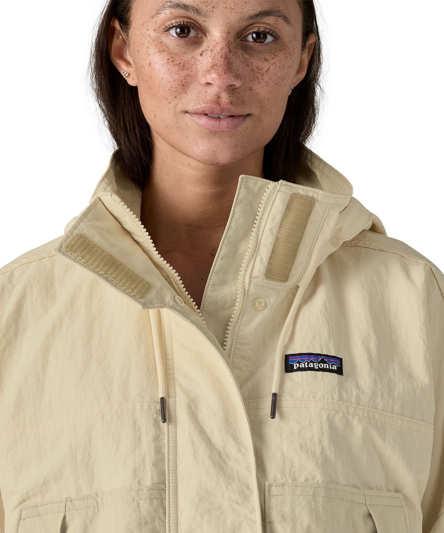 Patagonia women's skysail jacket in a natural colour zip detail