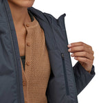 A close up of the zip pocket inside the Patagonia Women's Jackson Glacier Jacket in a Smolder Blue colour.