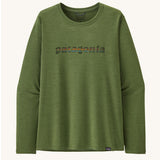 Patagonia Women's L/S Cap Cool Daily Graphic Shirt in a Green X-Dye colour on a plain background. 