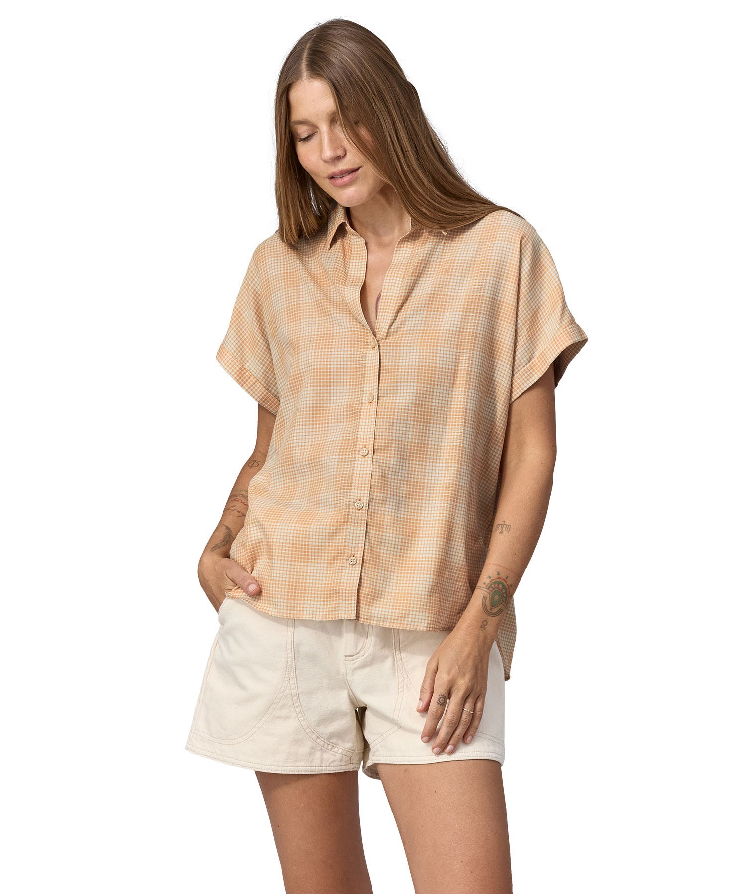 Patagonia women's short sleeve shirt front detail