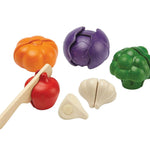 The PlanToys 5 Coloured Veggies play food set includes a red cabbage