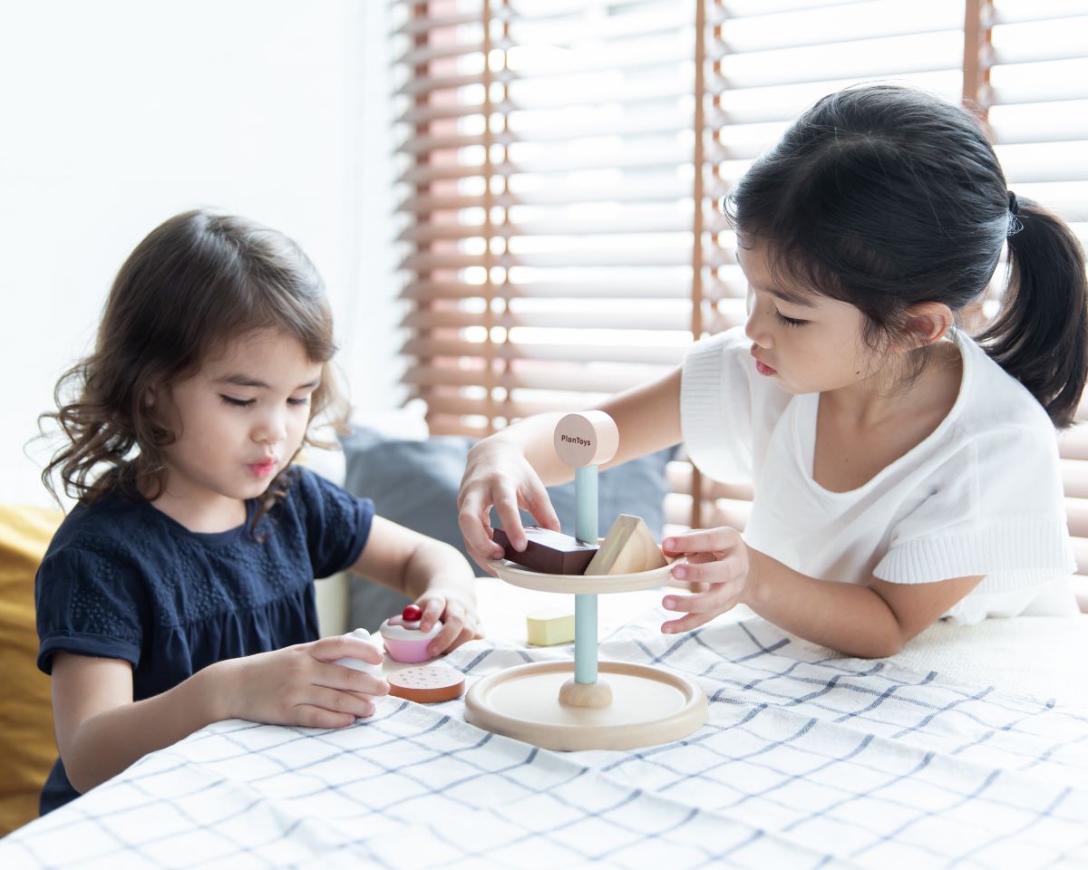 The PlanToys Bakery Stand Set