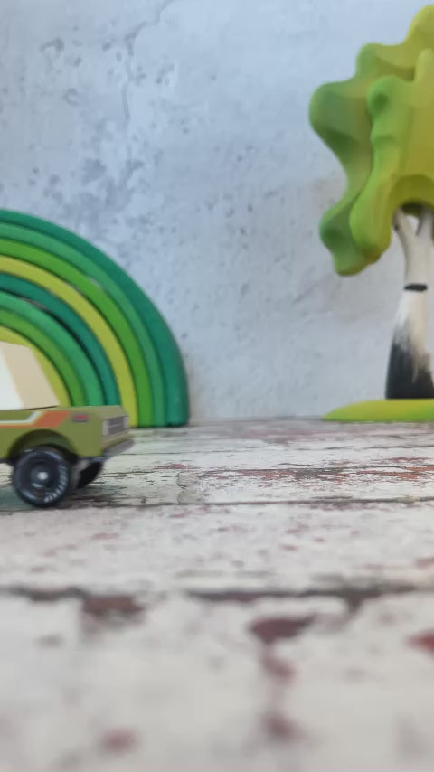Short video showing the working suspension on the Candylab sand kat toy truck