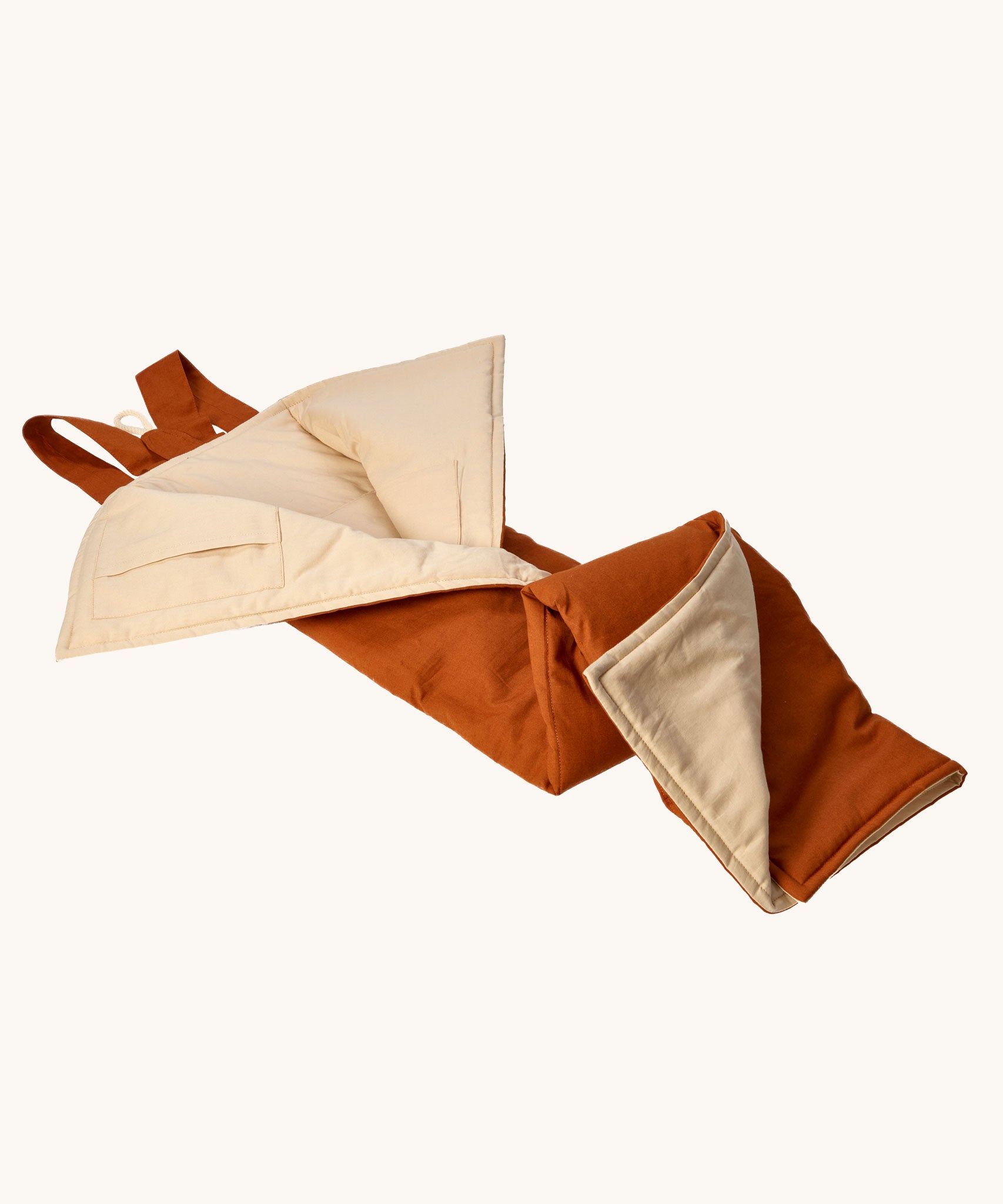 Senger cozy nap baby play mat. A padded blanket designed for babies to have a comfortable space whilst out and about. 