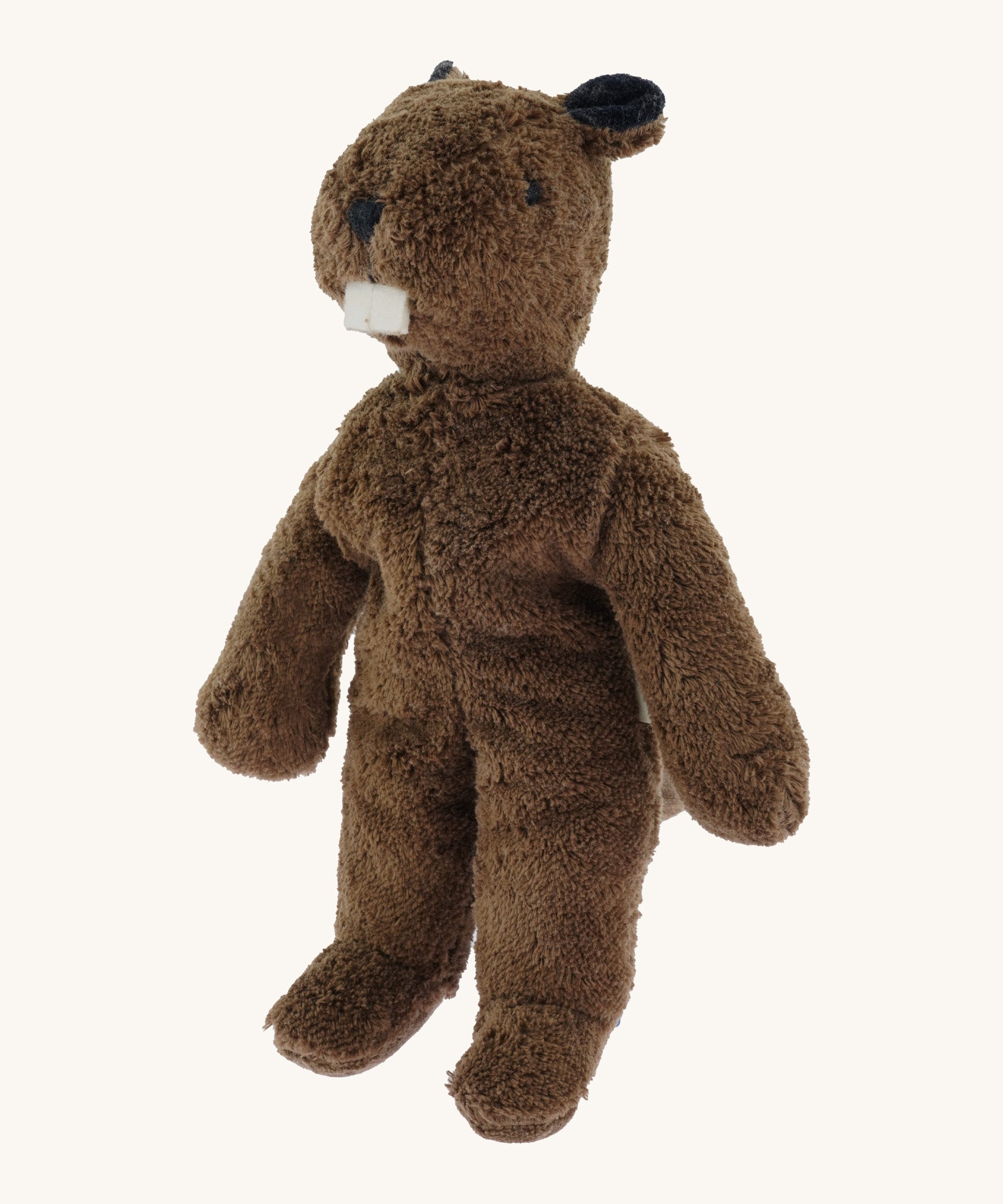 Senger small floppy beaver, a GOTS organic cotton huggable brown beaver showing its big teeth, paddle tail, long floppy limbs and embroidered facial details.
