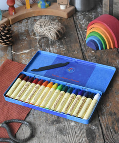 Stockmar 16 wax crayon stick set in a tin with wax crayon scraper and scratching tool. 
