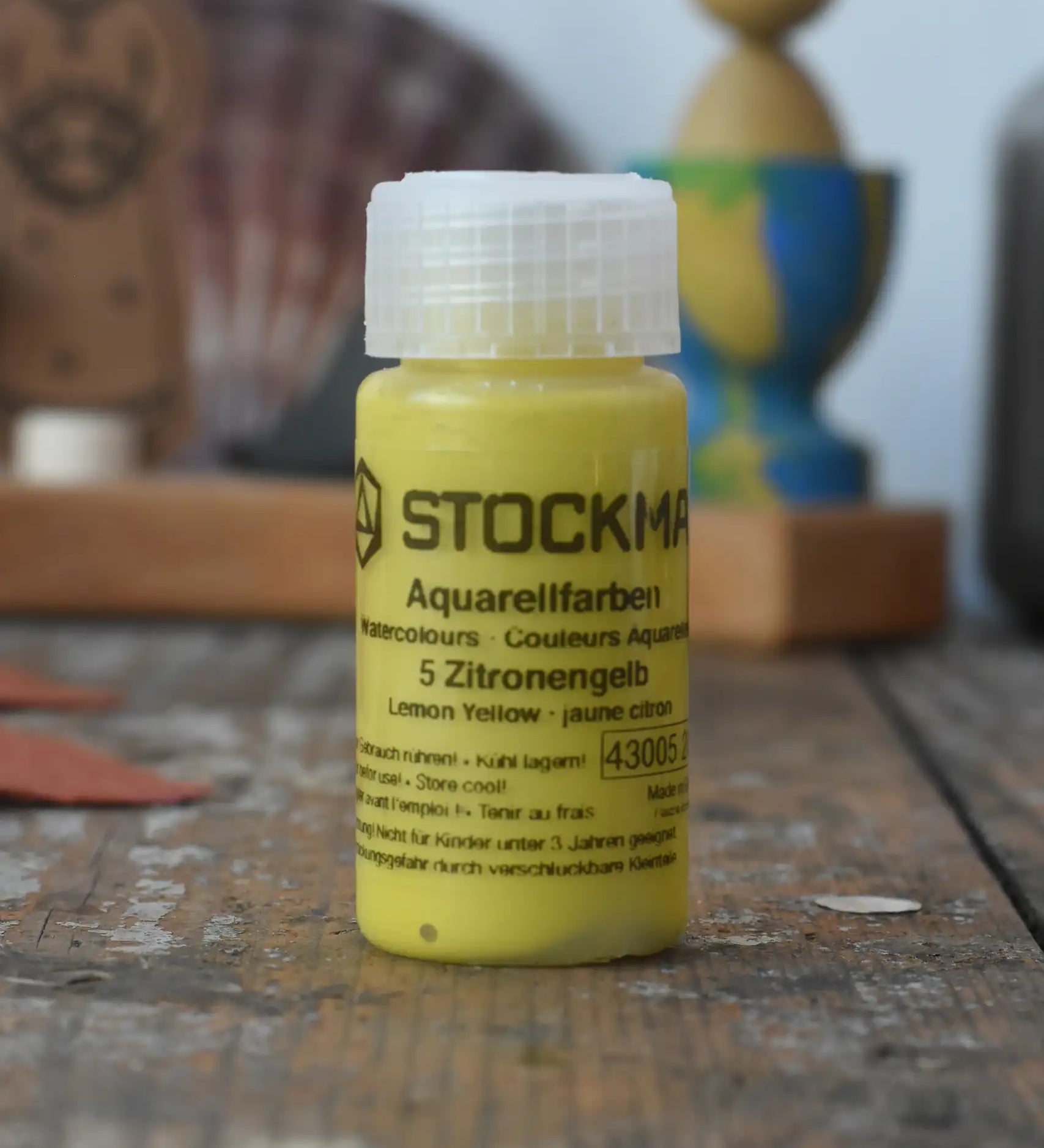 Stockmar 20ml liquid watercolour paint in lemon yellow.
