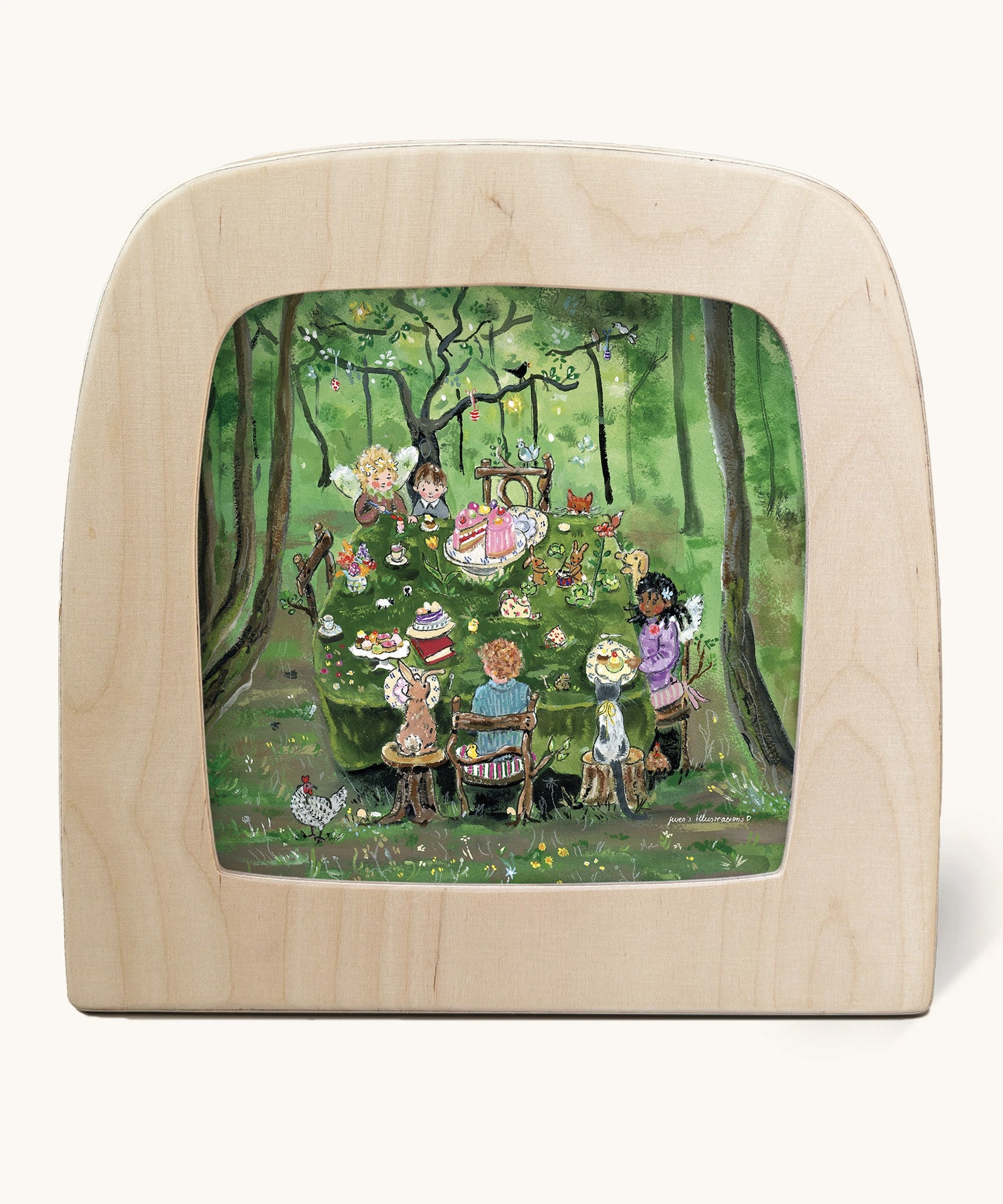 Toverlux Magic Lamp silhouette by artist Gwen van Knippenberg. A watercolour and pencil style illustration of fairy children having a tea party in a green forest.