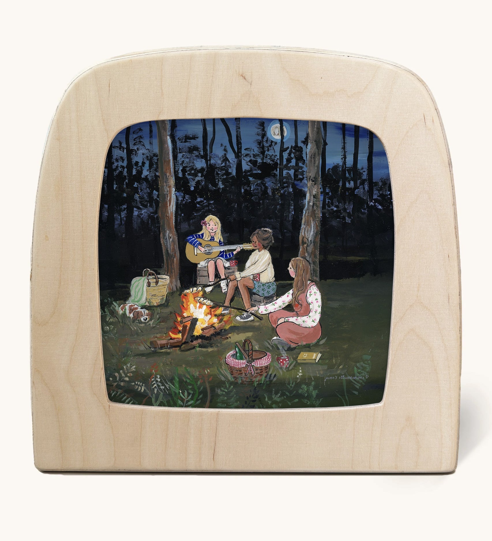 Toverlux Magic Lamp silhouette by artist Gwen van Knippenberg. A watercolour and pencil style illustration of three girls sat around a campfire, two are toasting marshmallows and one is playing her guitar.