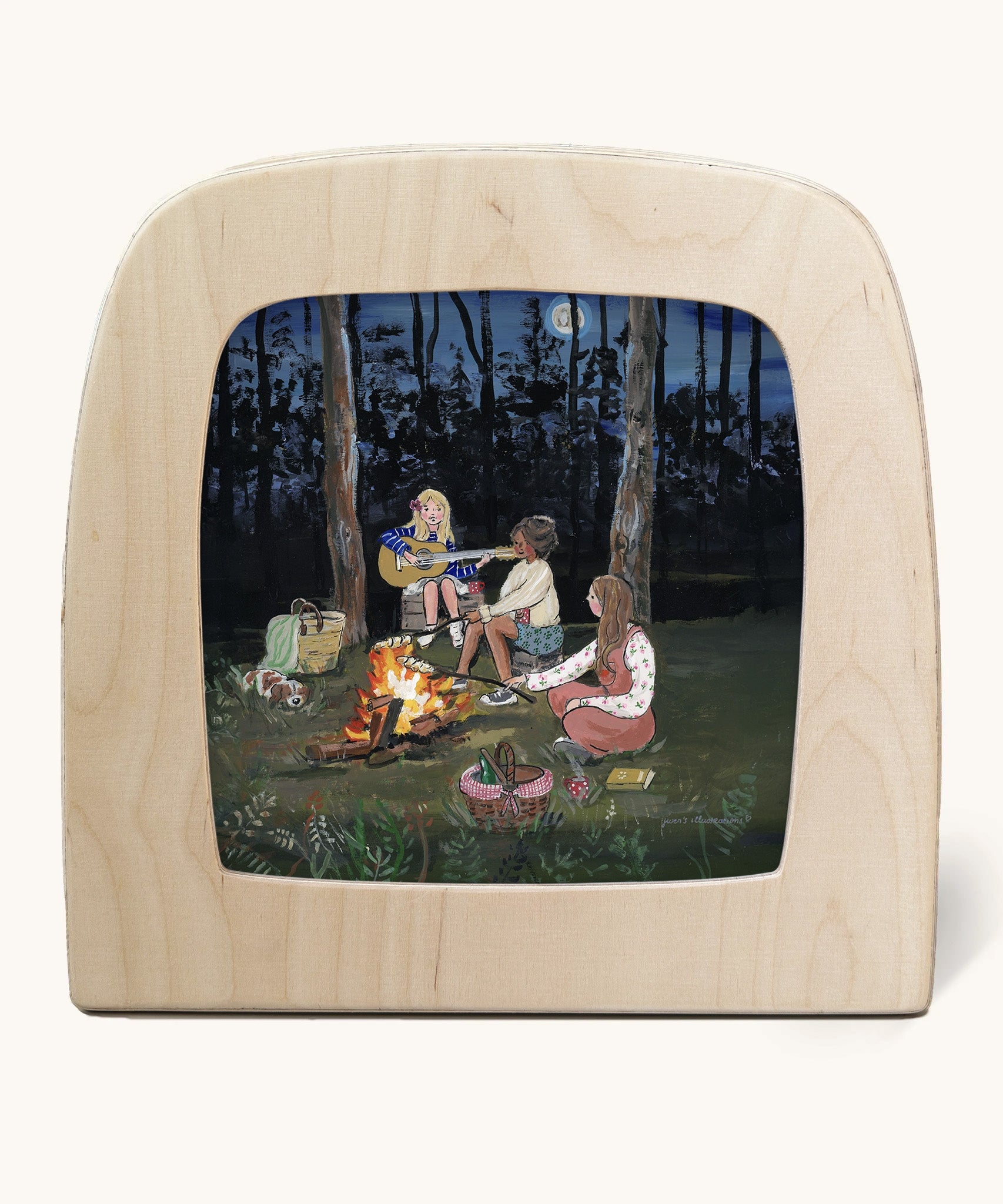 Toverlux Magic Lamp silhouette by artist Gwen van Knippenberg. A watercolour and pencil style illustration of three girls sat around a campfire, two are toasting marshmallows and one is playing her guitar.