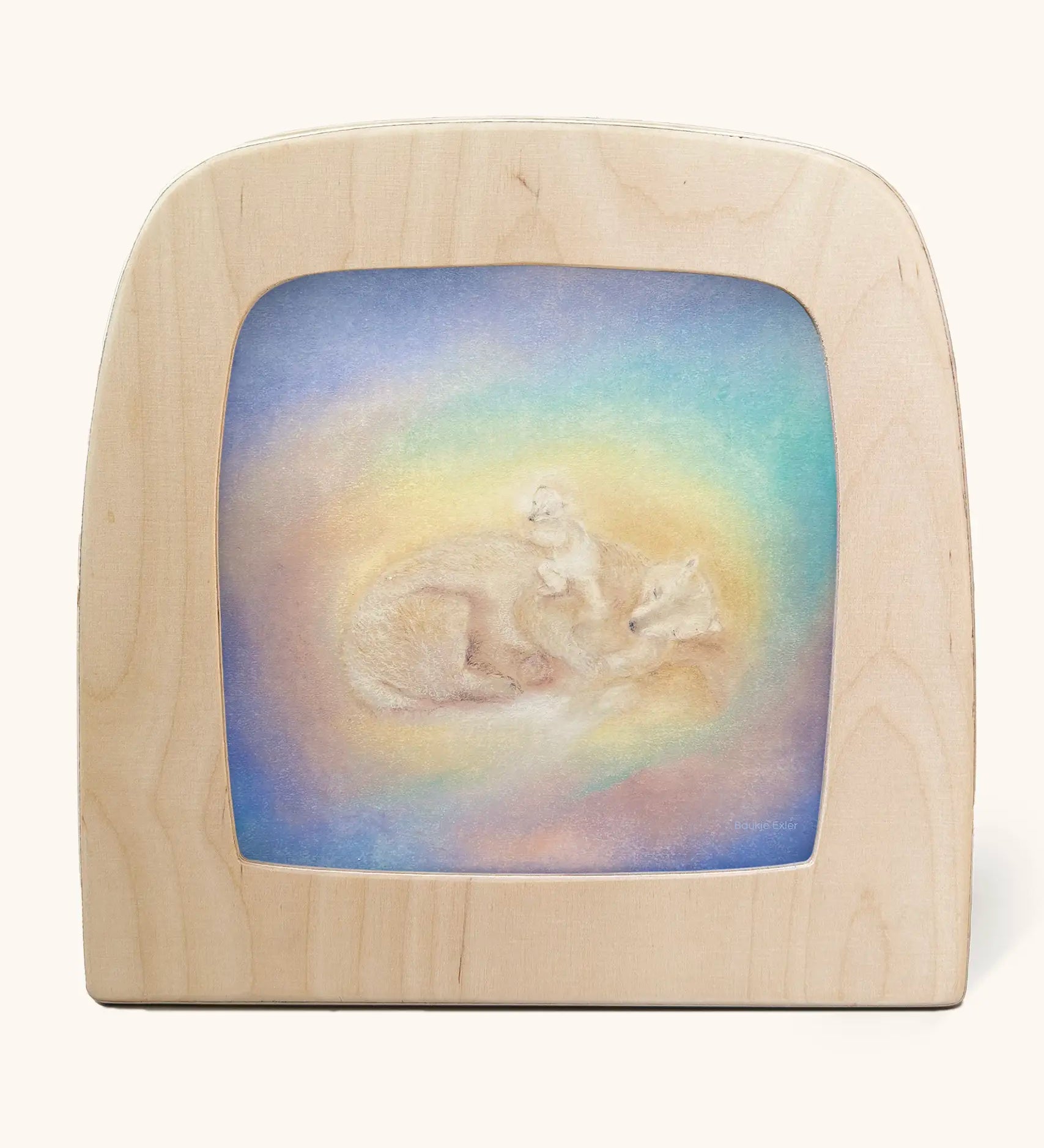 Toverlux polar family winter silhouette by Baukje Exler. Magical illustration featuring a white polar bear family surrounded by soft pastel tones.