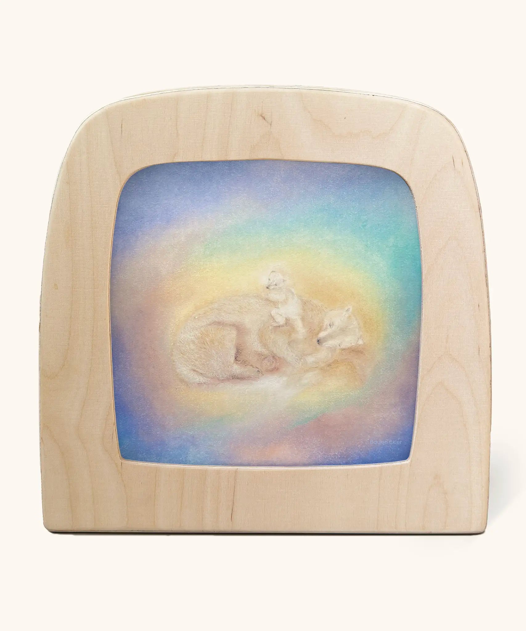 Toverlux polar family winter silhouette by Baukje Exler. Magical illustration featuring a white polar bear family surrounded by soft pastel tones.