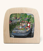 Toverlux sillhouette featuring Gwen van Knippenberg's boathouse artwork featuring a mother and child on a canal boat.