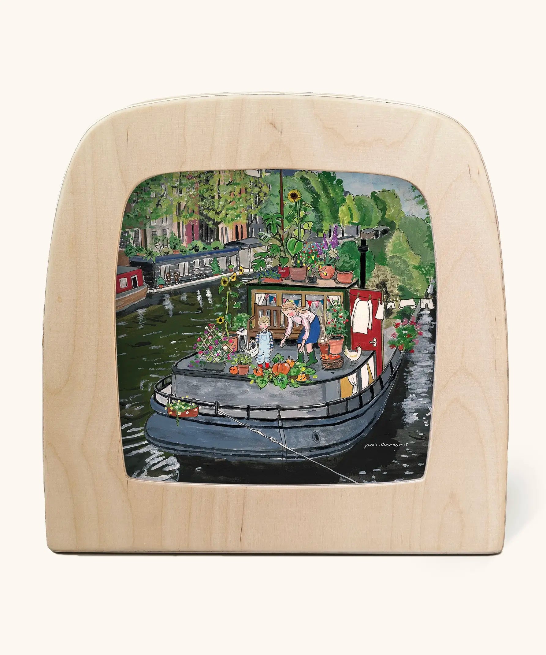 Toverlux sillhouette featuring Gwen van Knippenberg's boathouse artwork featuring a mother and child on a canal boat.