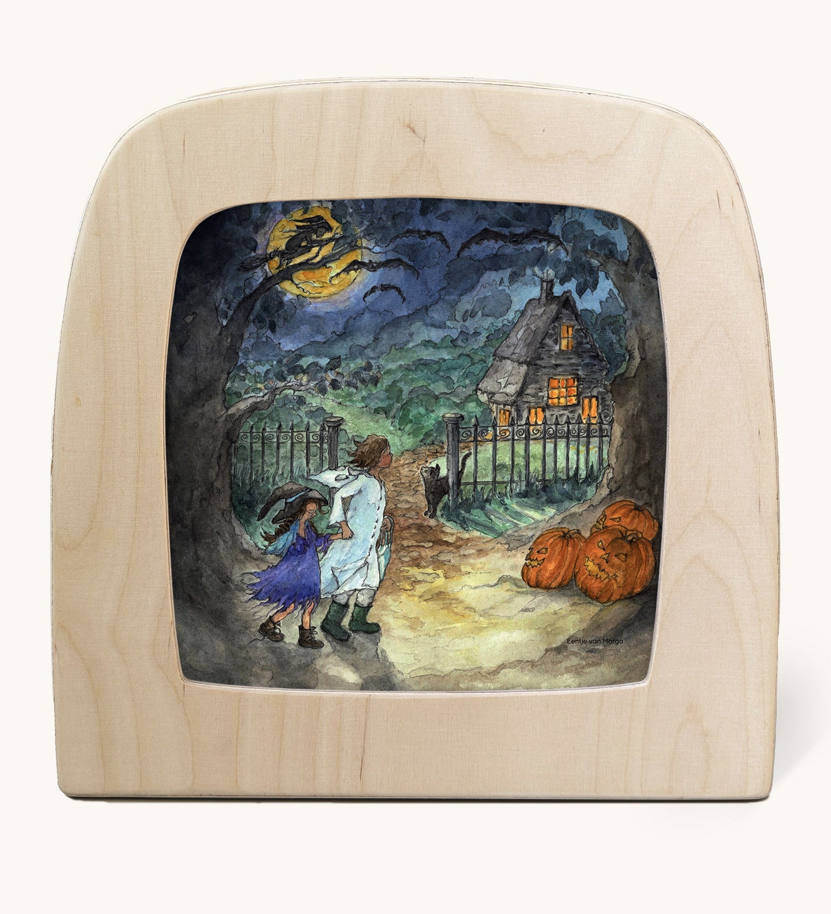 Toverlux Magic Lamp Silhouette - with a trick or treat Artwork By Eentje Van Margo. A moonlit spooky scene showing 2 children next to a house with pumpkins, a cat and bats flying outside. 