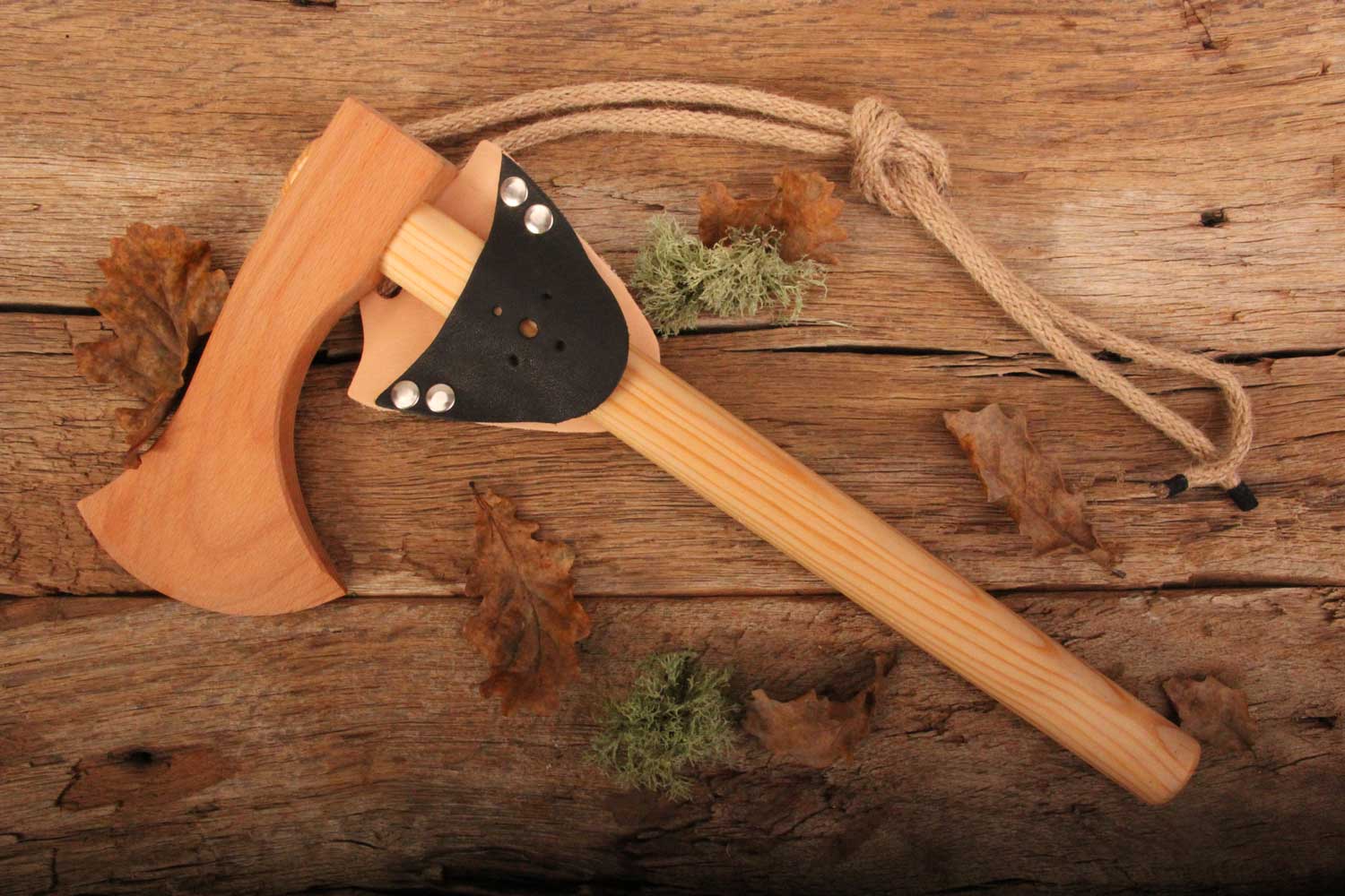 Vah Kids Wooden Throwing Axe Toy – Babipur