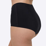 A side view of the WUKA Stretch Boxer Shorts Heavy Flow - Black